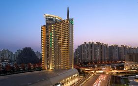 Holiday Inn Express Zhabei Shanghai, an IHG Hotel